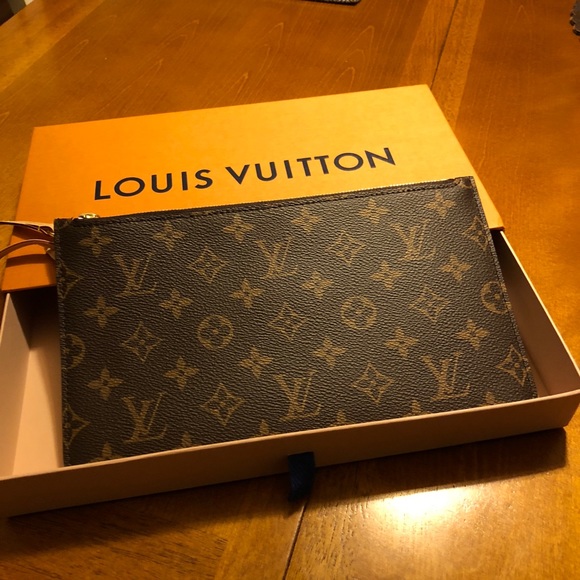 Louis Vuitton Handbags - NIB, 💯authentic Louis Vuitton pouch